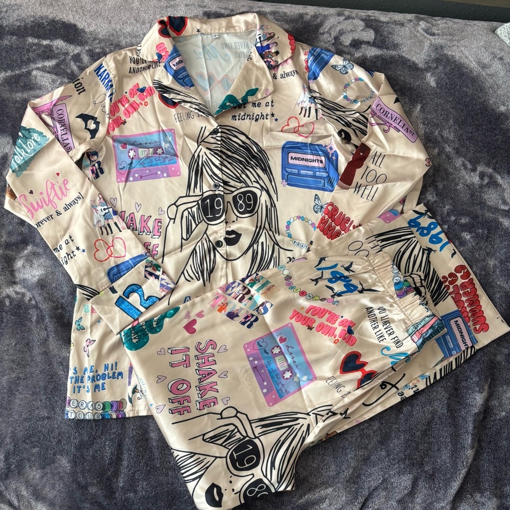 Taylor Swift‎ Eras Tour 2 Piece Silky Long Pajamas Album Song Print Size Small